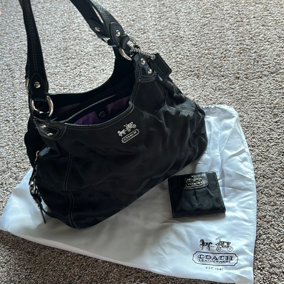 COACH SIGNATURE COLLECTION!!!! Purse and WALLET DUO! - Picture 3 of 17